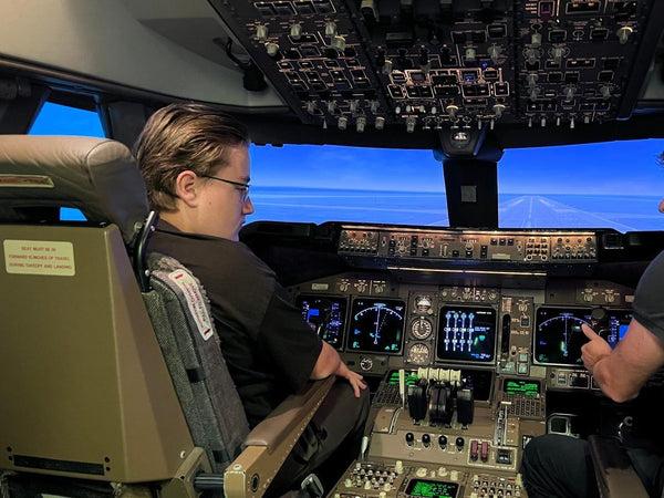 Aerospace Experience: Multi-Device Flight Experience – Gatwick Airport