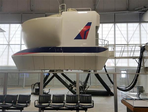 Delta Flight Museum 737 – 1
