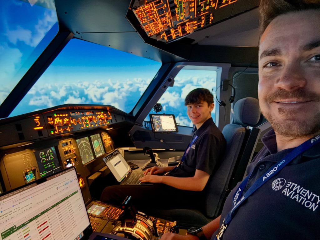3Twenty Aviation Hampshire: Airbus A320 Flight Simulator