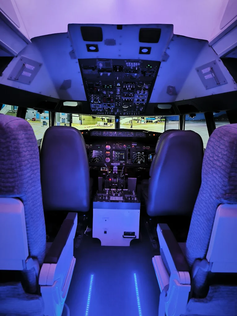 Aeroteca Simuteca Barcelona Boeing 737, Mooney M20 & VR Flight Simulators-3