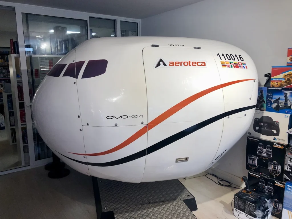 Aeroteca Simuteca Barcelona Boeing 737, Mooney M20 & VR Flight Simulators-6