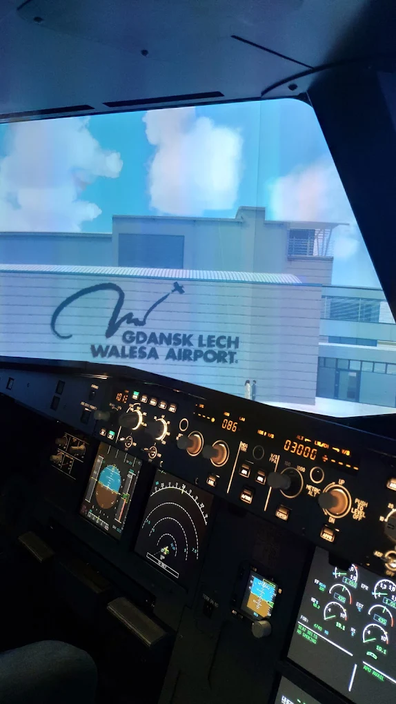AirPoint Gdańsk Airbus A320 Flight Simulator in the Old Shipyard District-7