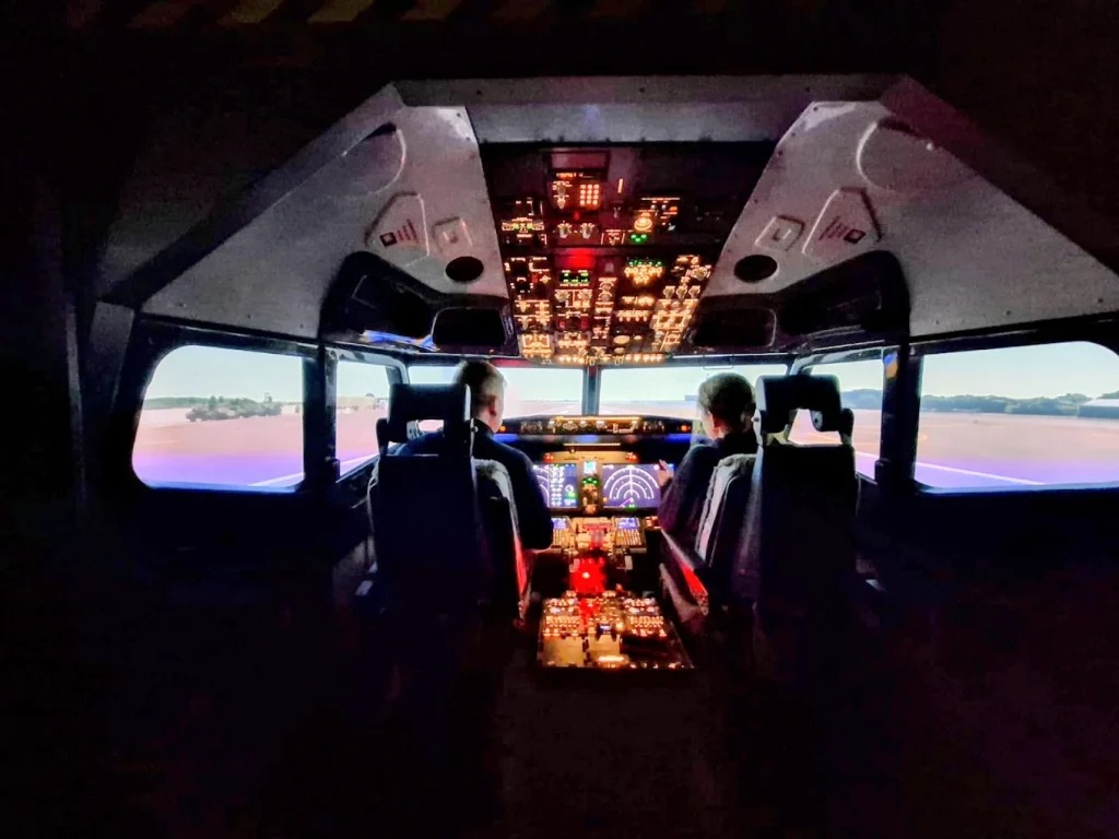 AirPoint Poznań Boeing 737 MAX 8 Flight Simulator in Central Poznań-3