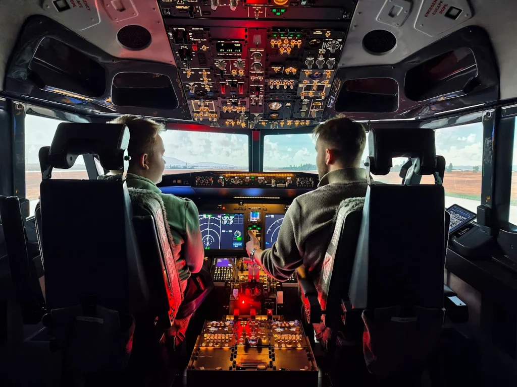 AirPoint Poznań Boeing 737 MAX 8 Flight Simulator in Central Poznań-5
