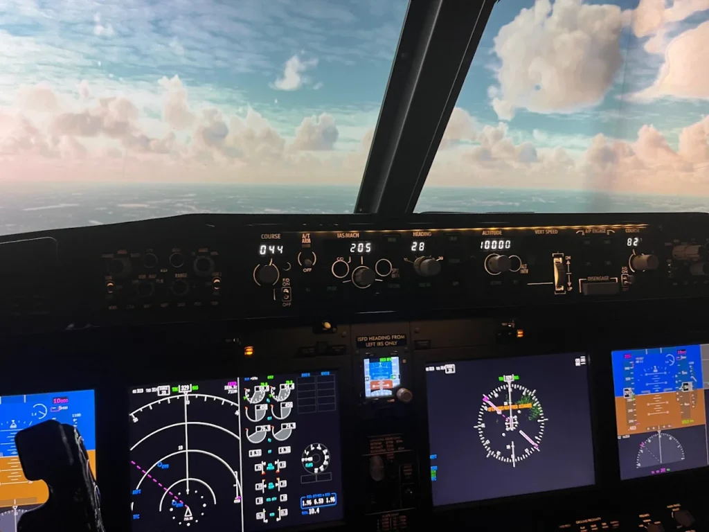 AirPoint Poznań Boeing 737 MAX 8 Flight Simulator in Central Poznań-9