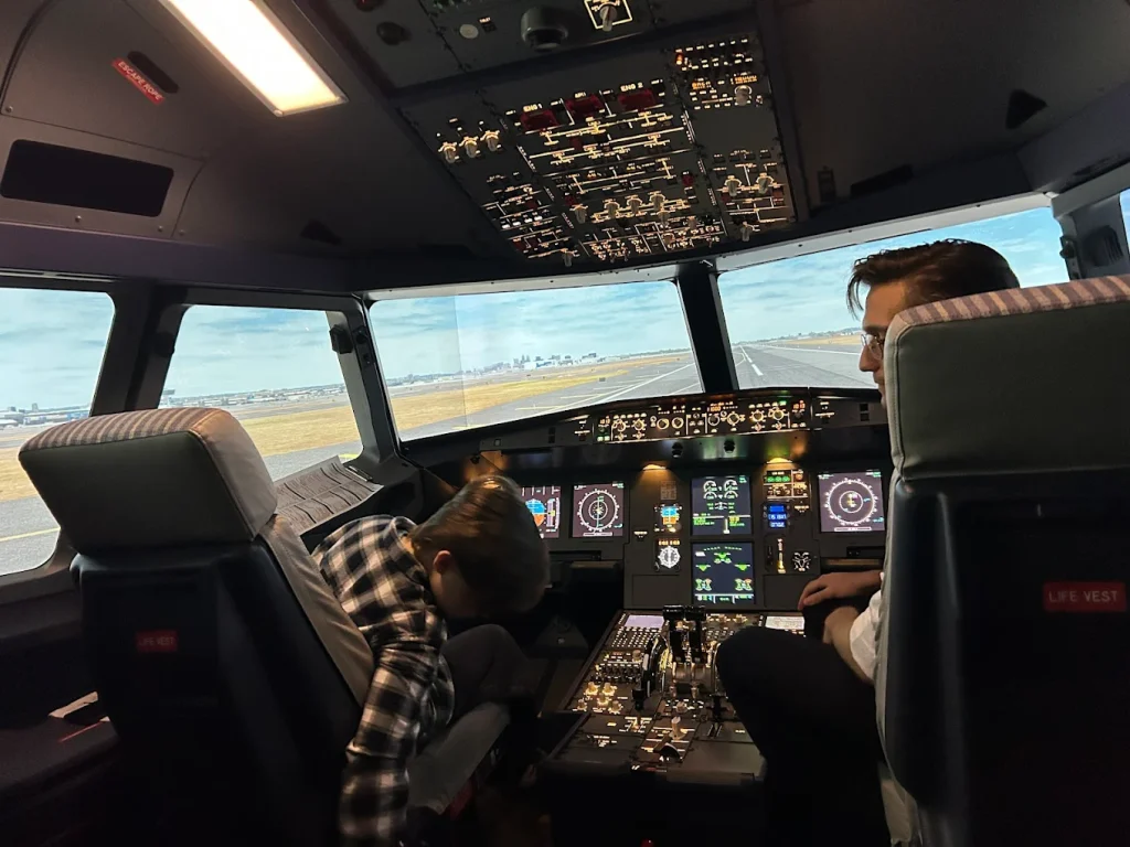 AirPoint Wrocław Airbus A320 Flight Simulator in the Heart of the City-7