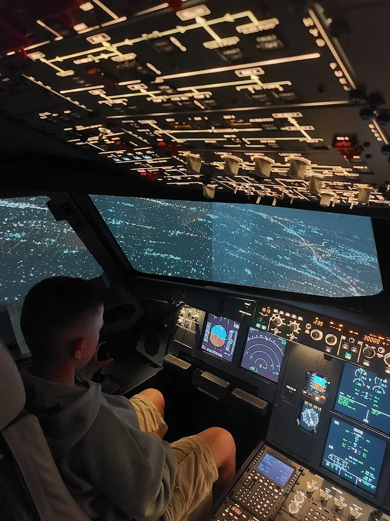 AirPoint Wrocław Airbus A320 Flight Simulator in the Heart of the City-9