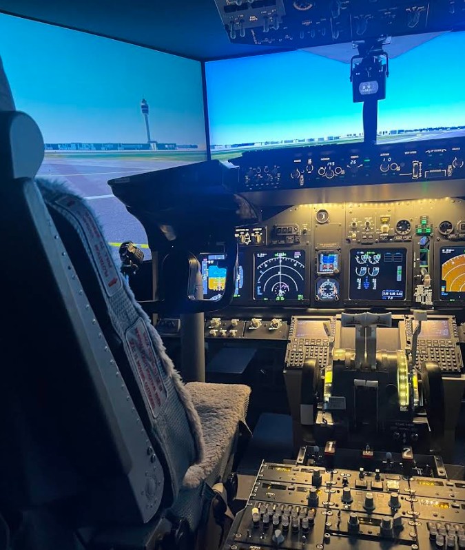 Airline Experience Surrey B737-8