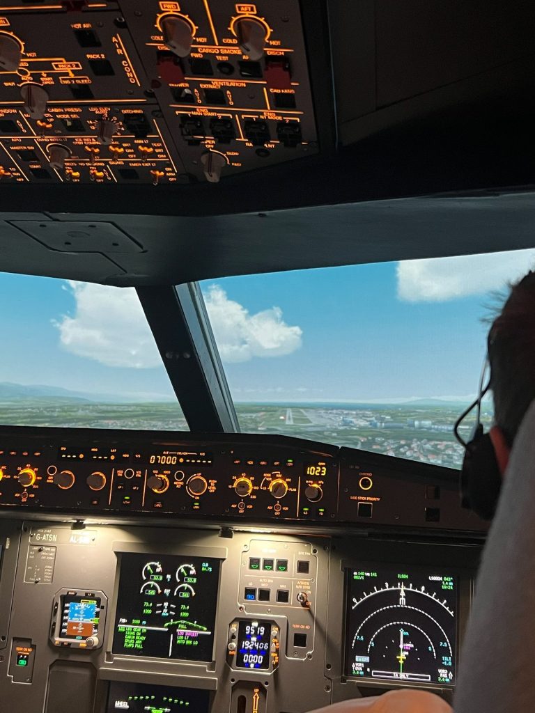 AlphaTech Northern Ireland Airbus A320 Flight Simulation-4