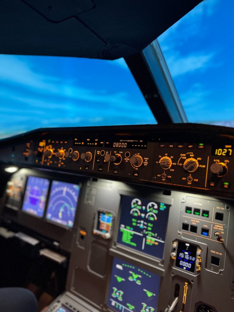 AlphaTech Northern Ireland Airbus A320 Flight Simulation-5