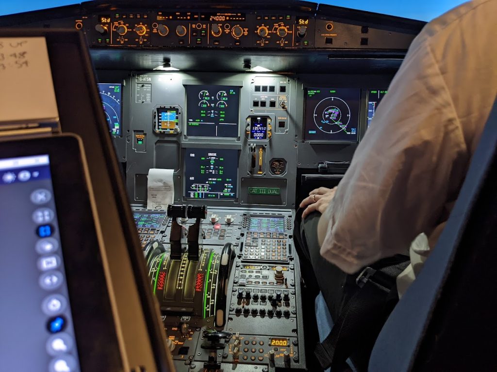 AlphaTech Northern Ireland Airbus A320 Flight Simulation-8