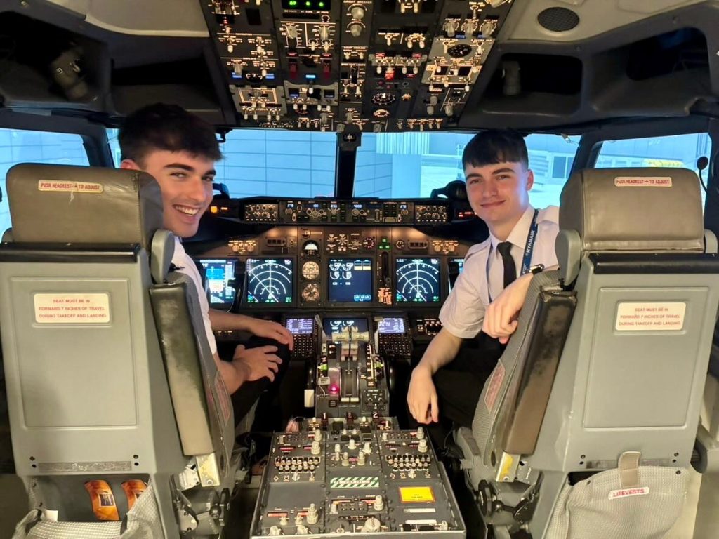 Atlantic Flight Training Academy Boeing 737-800 NG Experience Cork-6