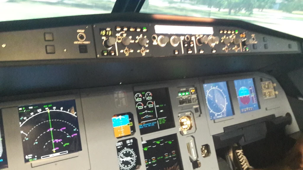AviaSim Geneva Airbus A320 Flight Simulator near Geneva Airport-2