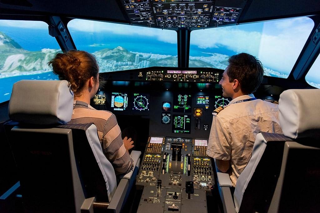 AviaSim Lille: Airbus A320 & F-35 Fighter Jet Simulators at Weembi, Lesquin