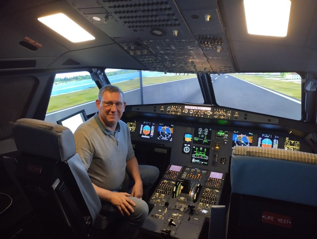 AviaSim Lille Airbus A320 & F-35 Fighter Jet Simulators at Weembi, Lesquin-9