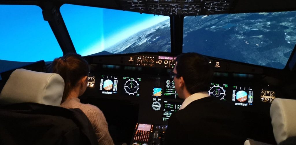 AviaSim Lyon: Airbus A320 & Two F-35 Fighter Jet Simulators at Pôle Pixel, Villeurbanne