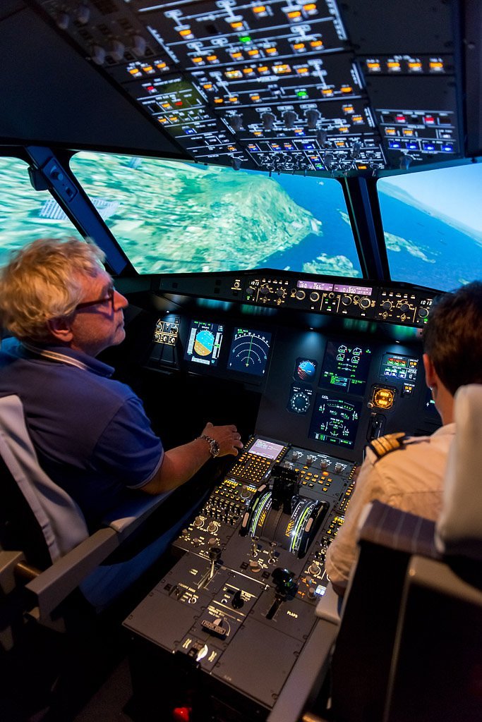 AviaSim Metz Airbus A320 & Bell 206 Helicopter Simulators at ZAC Euromoselle-1
