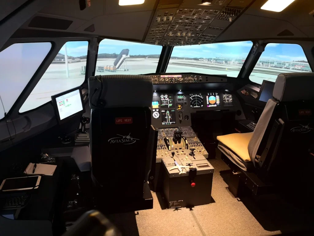 AviaSim Metz Airbus A320 & Bell 206 Helicopter Simulators at ZAC Euromoselle-6