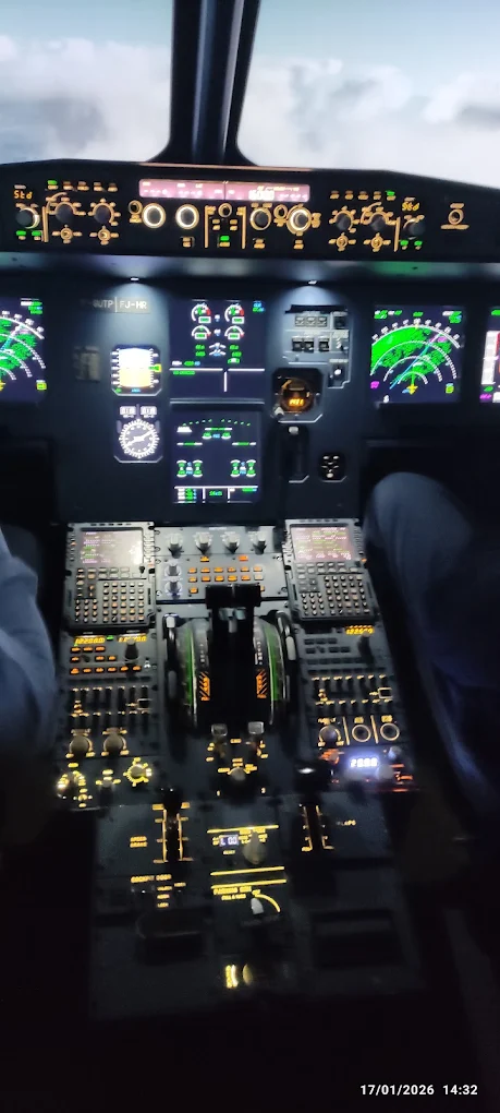 AviaSim Metz Airbus A320 & Bell 206 Helicopter Simulators at ZAC Euromoselle-7