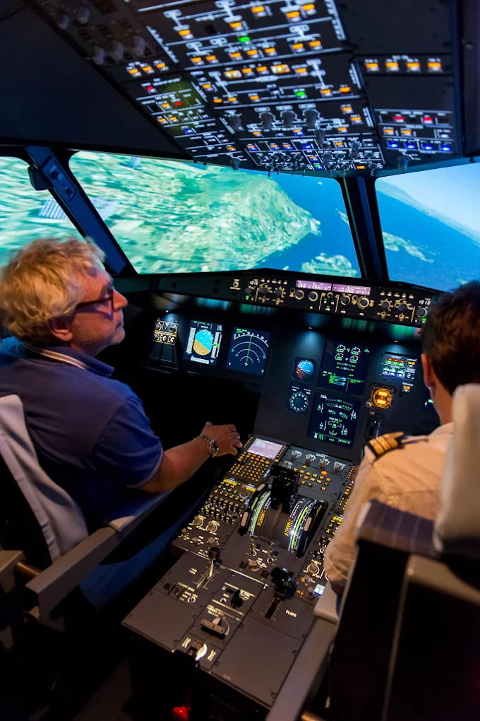 AviaSim Montpellier Airbus A320 Flight Simulator at Novotel Montpellier-5