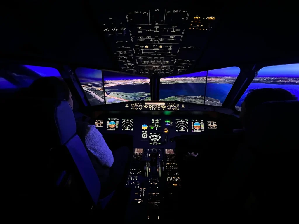 AviaSim Montpellier Airbus A320 Flight Simulator at Novotel Montpellier-6