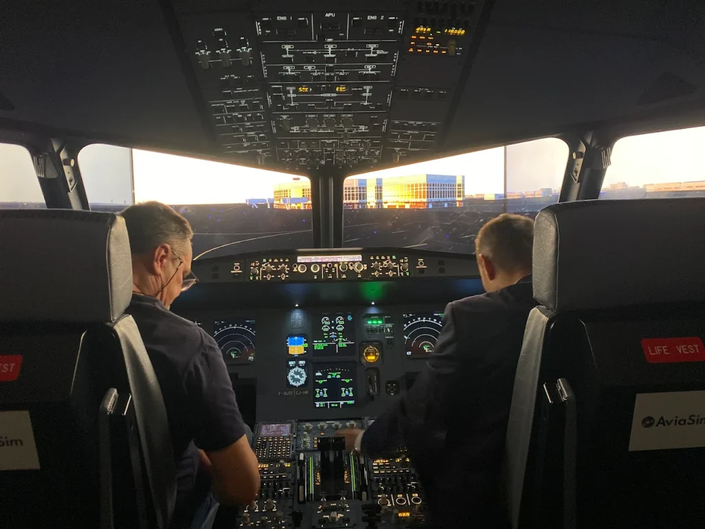 AviaSim Montpellier Airbus A320 Flight Simulator at Novotel Montpellier-7