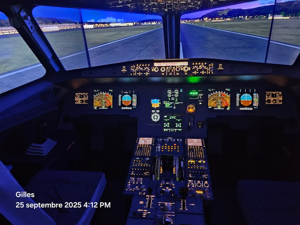 AviaSim Montpellier Airbus A320 Flight Simulator at Novotel Montpellier-8
