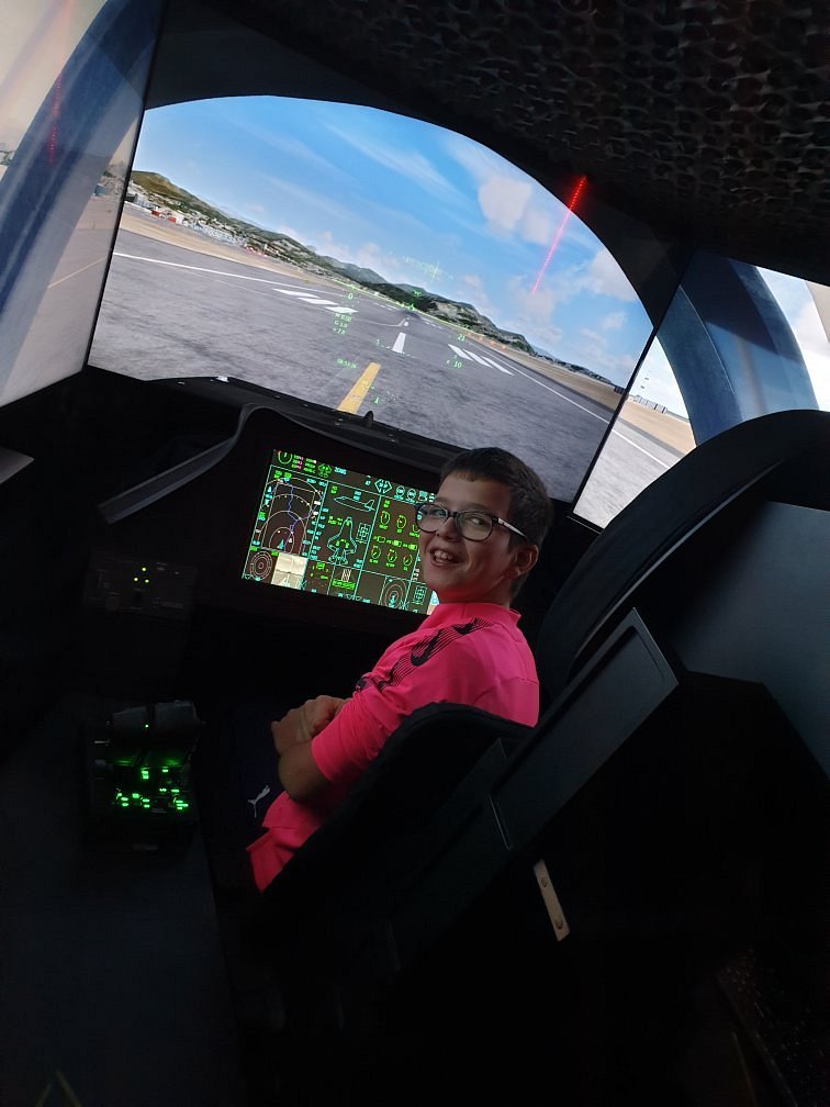 AviaSim Nice Airbus A320 & F-35 Fighter Jet Simulators on the Promenade des Anglais-6