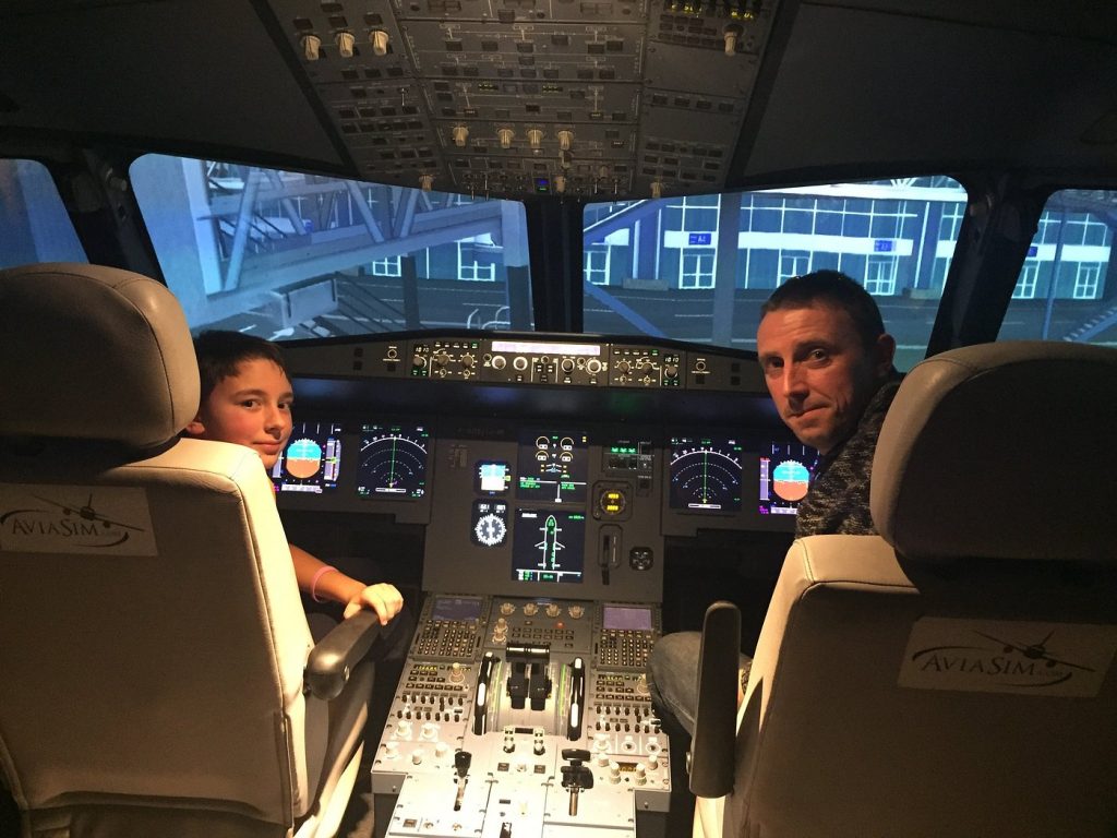 AviaSim Nice Airbus A320 & F-35 Fighter Jet Simulators on the Promenade des Anglais-7