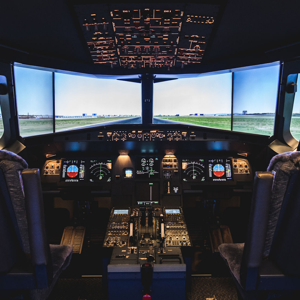 AviaSim Paris Roissy CDG Airbus A320 Flight Simulator at Charles de Gaulle Airport-1