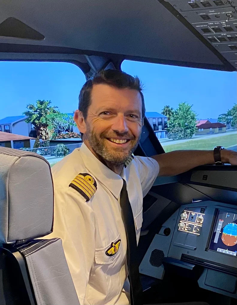 AviaSim Pau Airbus A320 Flight Simulator at the Birthplace of European Aviation-5