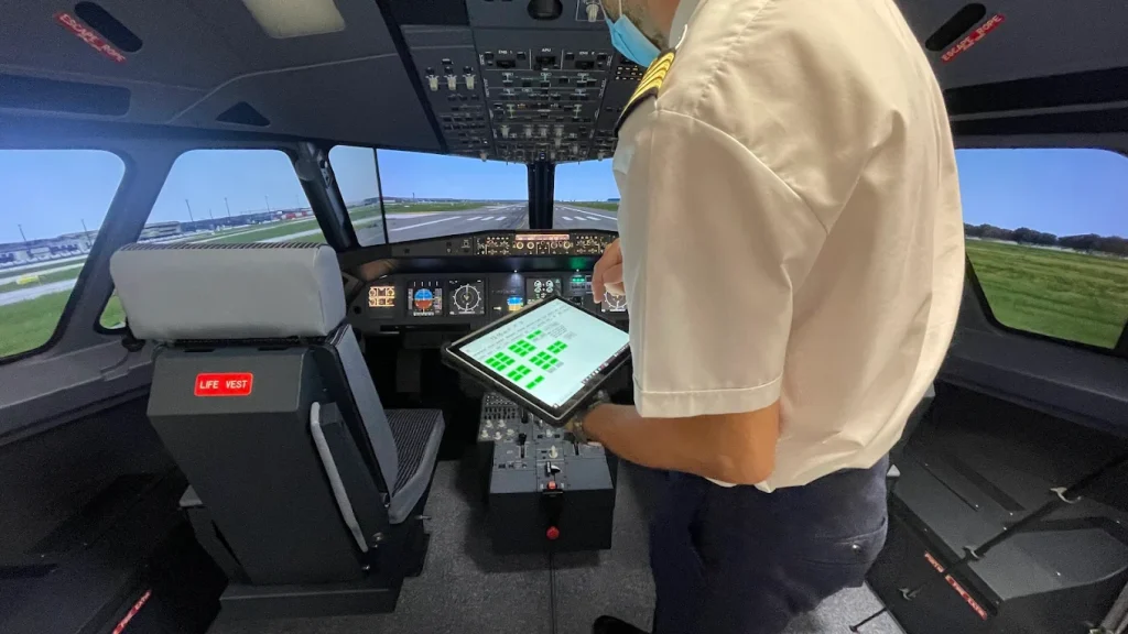 AviaSim Pau Airbus A320 Flight Simulator at the Birthplace of European Aviation-8