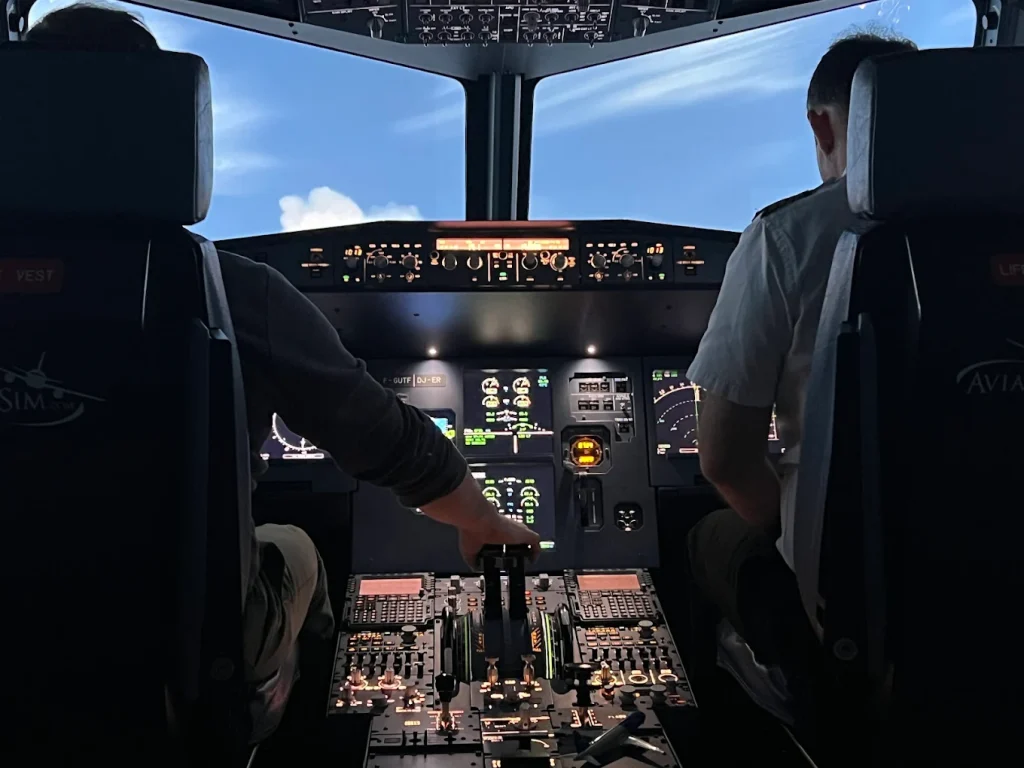 AviaSim Rennes Airbus A320 Flight Simulator in Le Rheu, Brittany-2