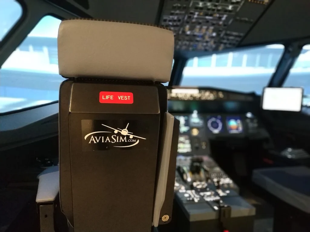 AviaSim Rennes Airbus A320 Flight Simulator in Le Rheu, Brittany-4