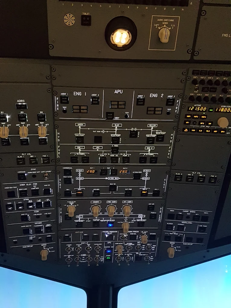 AviaSim Rennes Airbus A320 Flight Simulator in Le Rheu, Brittany-5