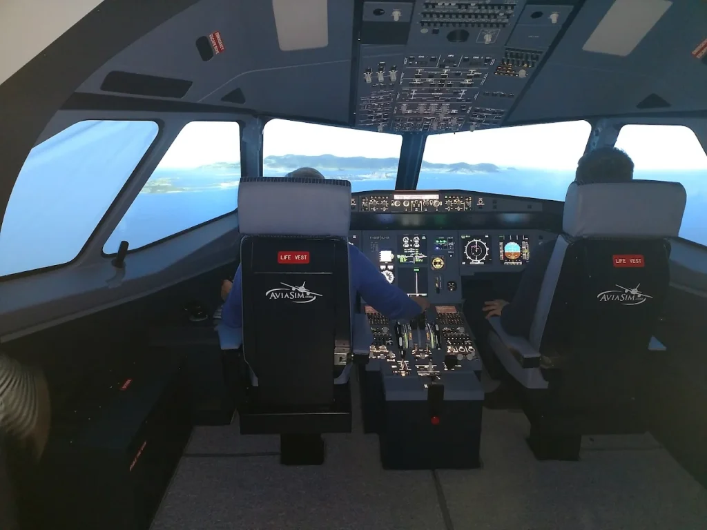 AviaSim Rennes Airbus A320 Flight Simulator in Le Rheu, Brittany-9