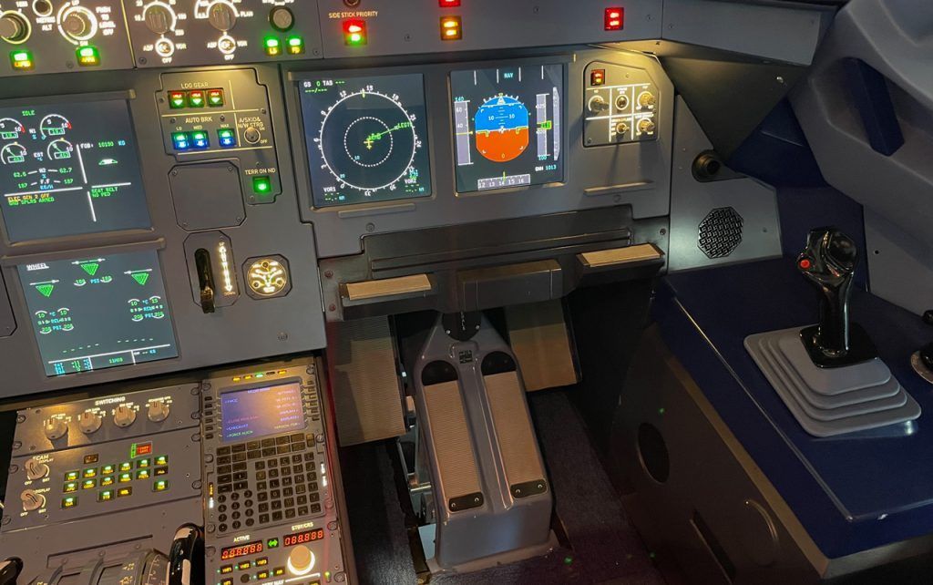 Aviation Group Madrid Airbus A320 Full Motion, Boeing 737, & F-18 Fighter Jet Simulators-8