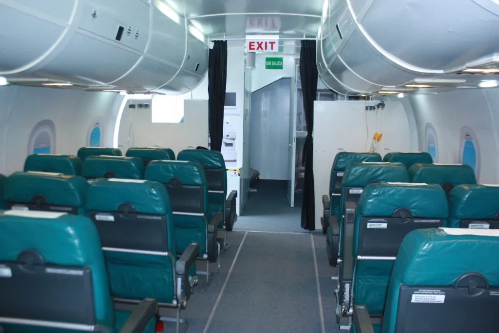 Cinetic Plus Madrid Airbus A320 & Boeing 737-800 Flight Simulators at Cuatro Vientos Airport-3
