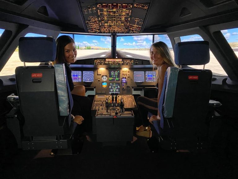 Cinetic Plus Madrid Airbus A320 Boeing 737 800 Flight Simulators at Cuatro Vientos Airport