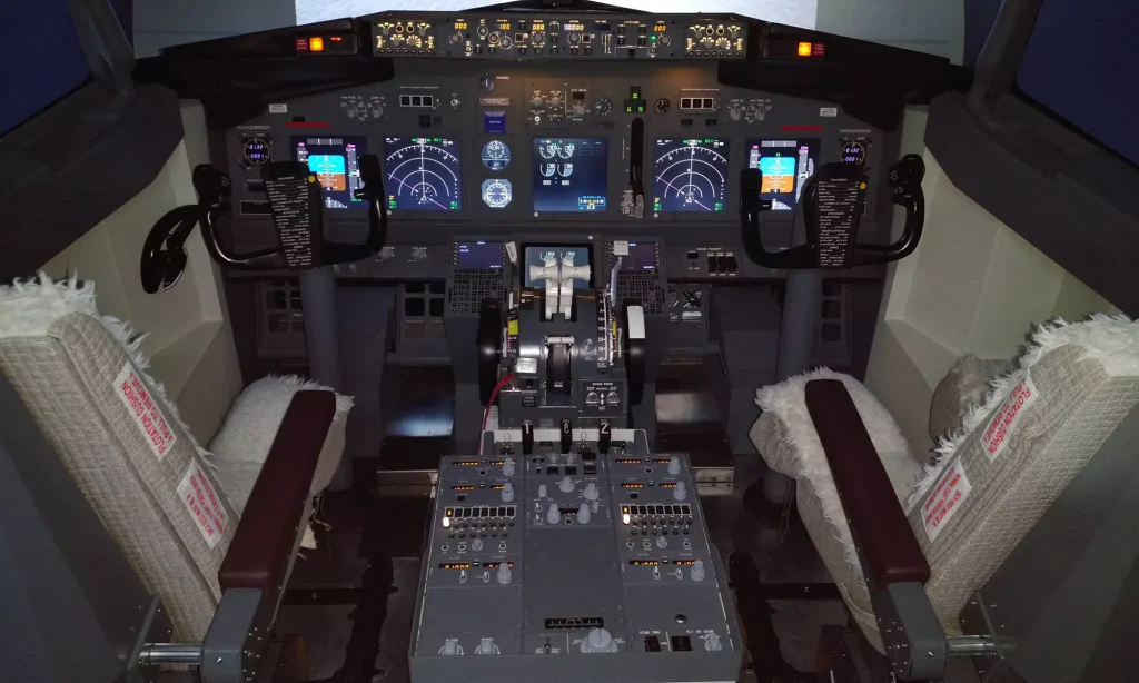 Cinetic Plus Madrid Airbus A320 & Boeing 737-800 Flight Simulators at Cuatro Vientos Airport-6