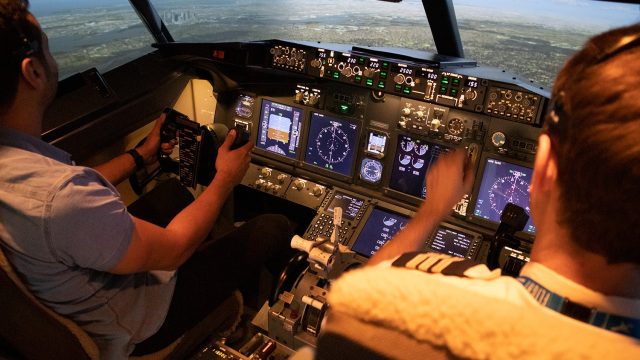 Flight Experience Singapore Boeing 737-3