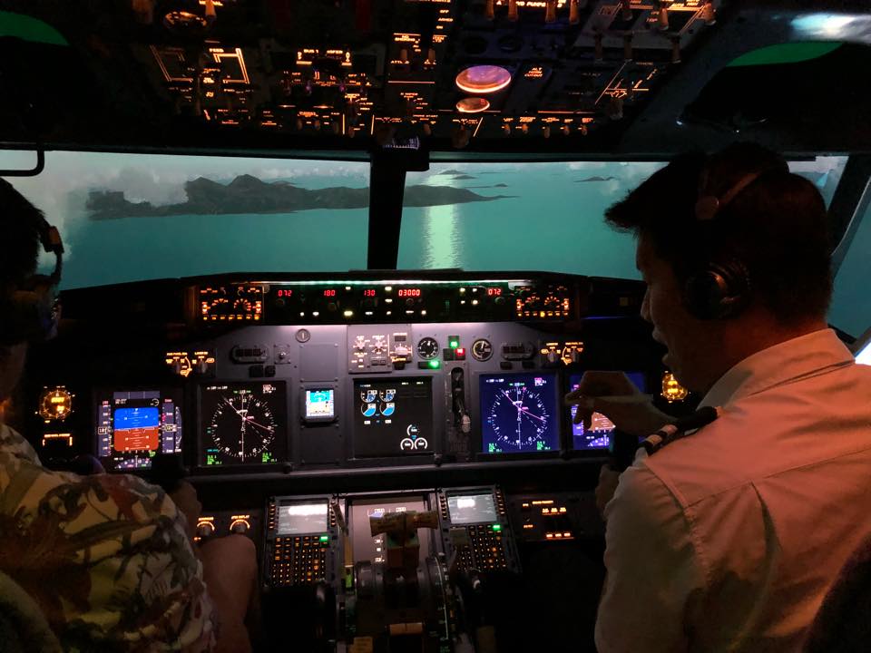 Flight Experience Singapore Boeing 737-5