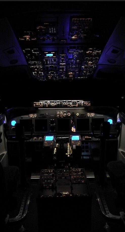 Flight Mode Simulations Faro Boeing 737-800 Cockpit Simulator near Faro Airport-10