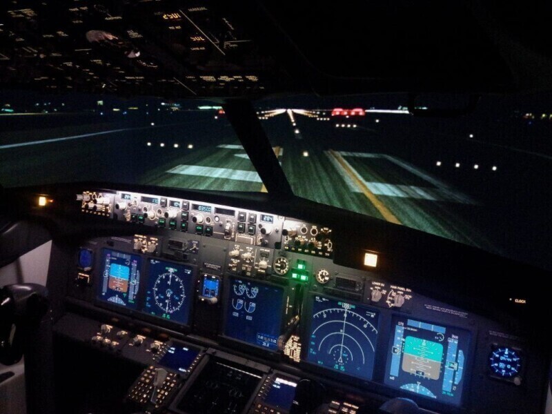 Flight Mode Simulations Faro Boeing 737-800 Cockpit Simulator near Faro Airport-3