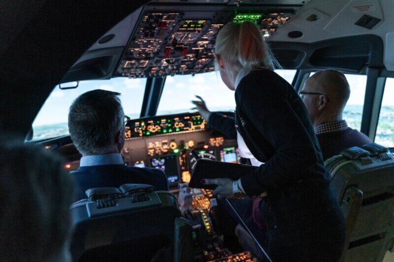 Flight Mode Simulations Faro Boeing 737-800 Cockpit Simulator near Faro Airport-6