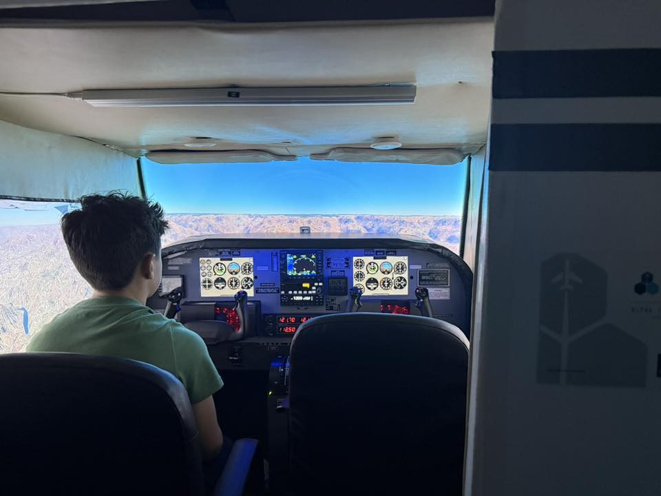 Flight SimCenter Medina Boeing 737, Cessna 172 & FA-18 VR Simulators — Ohio’s Only Enclosed B737-2