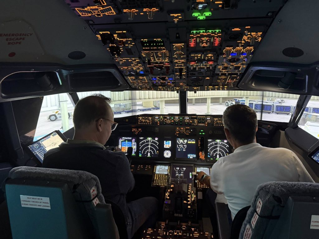 Flight SimCenter Medina Boeing 737, Cessna 172 & FA-18 VR Simulators — Ohio’s Only Enclosed B737-7