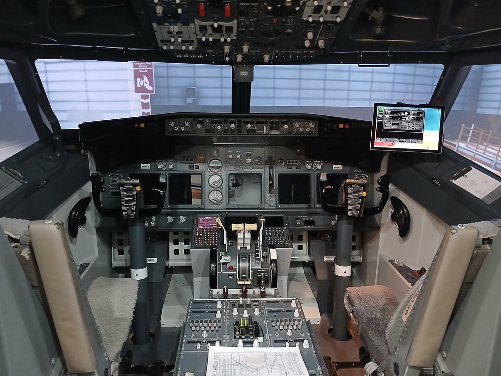 Flight Studio B737 Essex-8