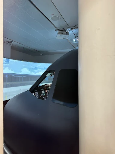 Flugsimulator.com Bremen Airbus A320 Original Cockpit Flight Simulator-3