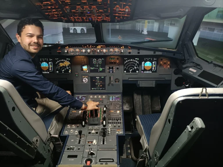 FlySim NG Valencia Boeing 737 Airbus A320 Flight Simulators in Manises